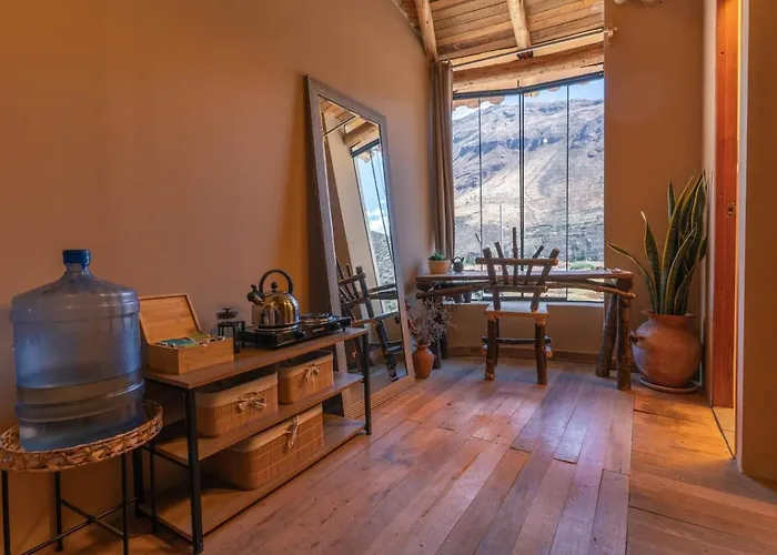 Cosy With Bathroom In Prime Area